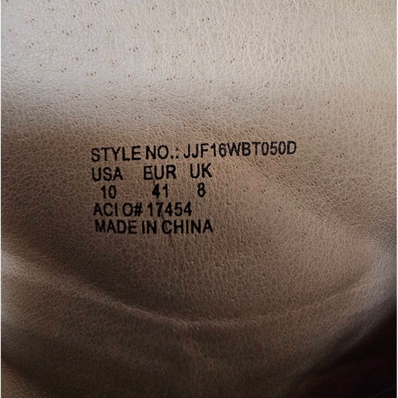 Anthropologie
Joe’s Jeans Booties Cream Suede buckles SZ 10 Boots - Picture 7 of 12